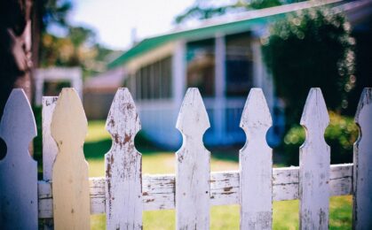 picket-fences-349713_1280