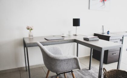 workplace-5517744_1280
